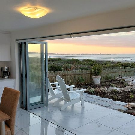 Soli Deo Gloria, Pearl Studio Paternoster Exterior photo