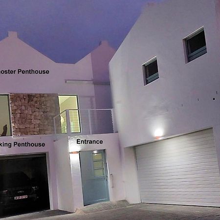 Soli Deo Gloria, Pearl Studio Paternoster Exterior photo